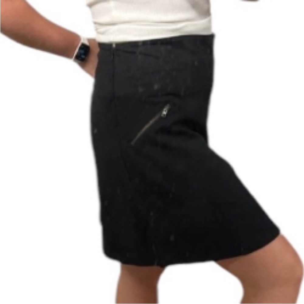 Athleta size 14 black skirt side zip closure ,pockets